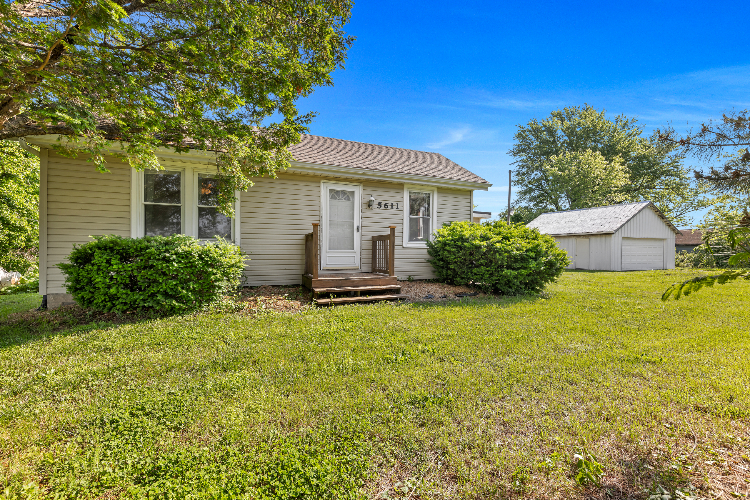 Property Photo: 5611 State Route 156 IL 62298