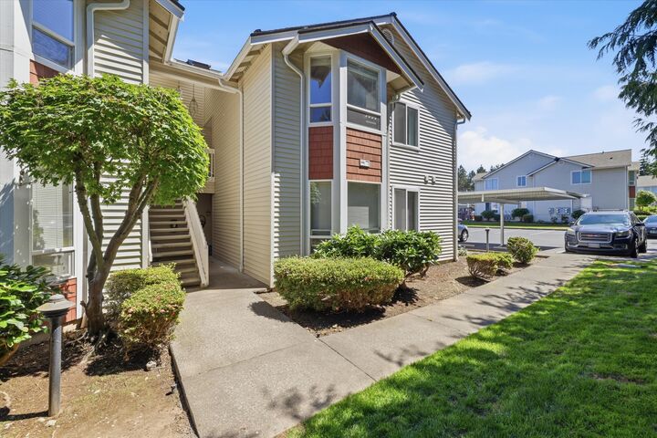 Property Photo: 800 96th Avenue NE J202 WA 98258