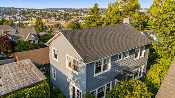 Property Photo: 2553 Warren Avenue N WA 98109