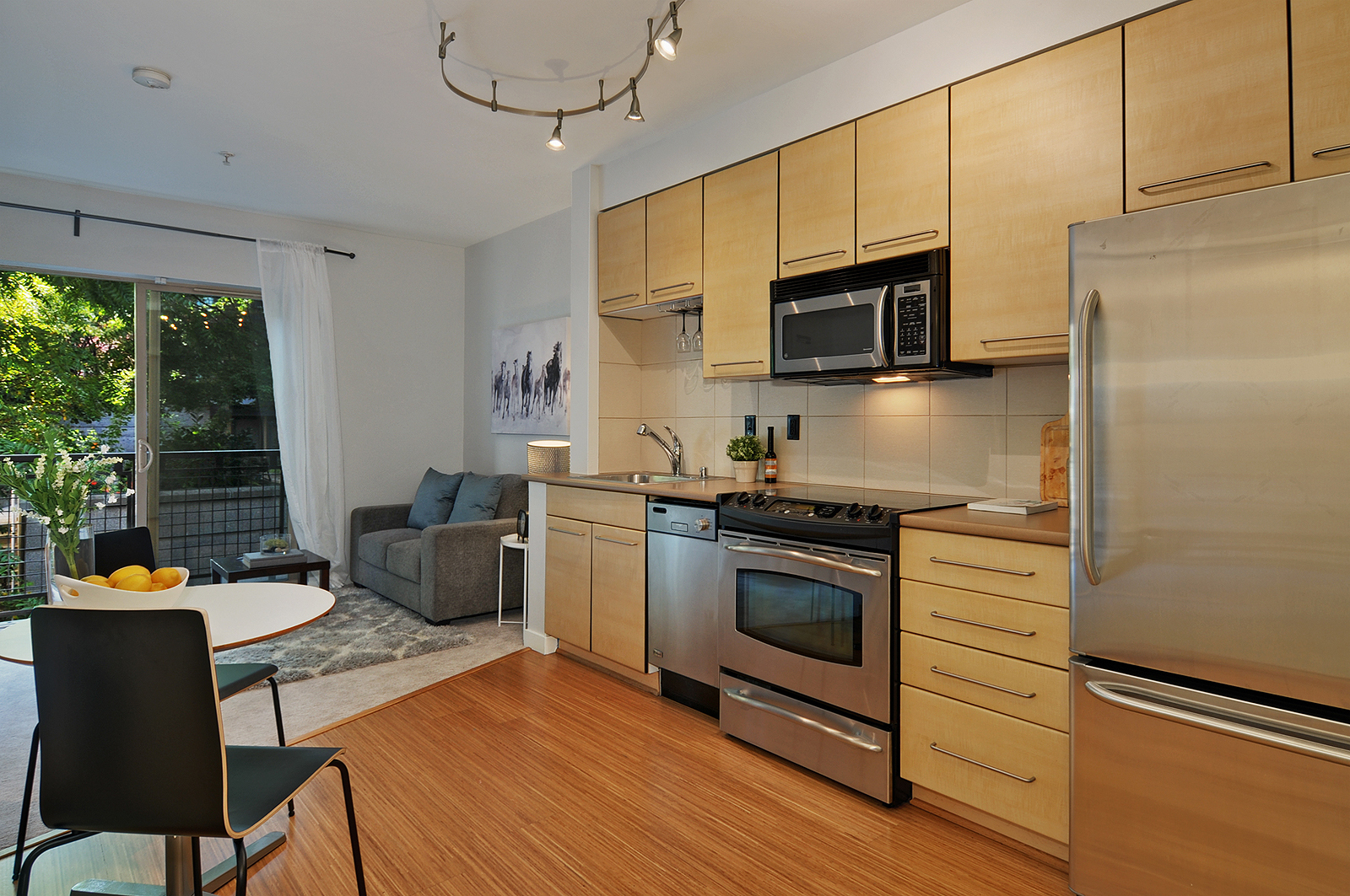 Property Photo: 1410 E Pine St W301 WA 98122