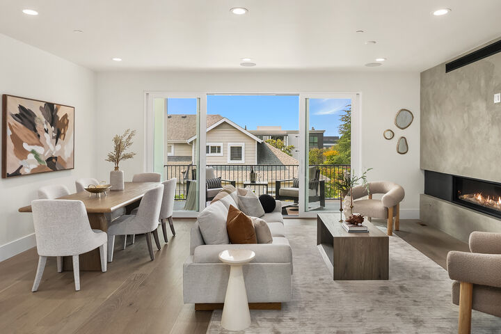 Property Photo:  138  8th Court  WA 98033 