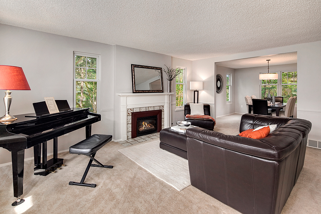 Property Photo: Living room 15833 SE 43rd Place  WA 98006 