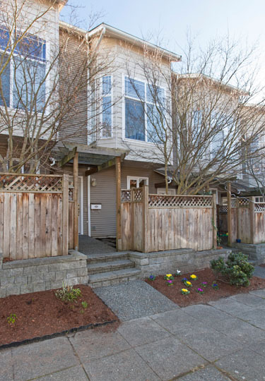 Property Photo: 7318 Linden Ave N 7318 WA 98103