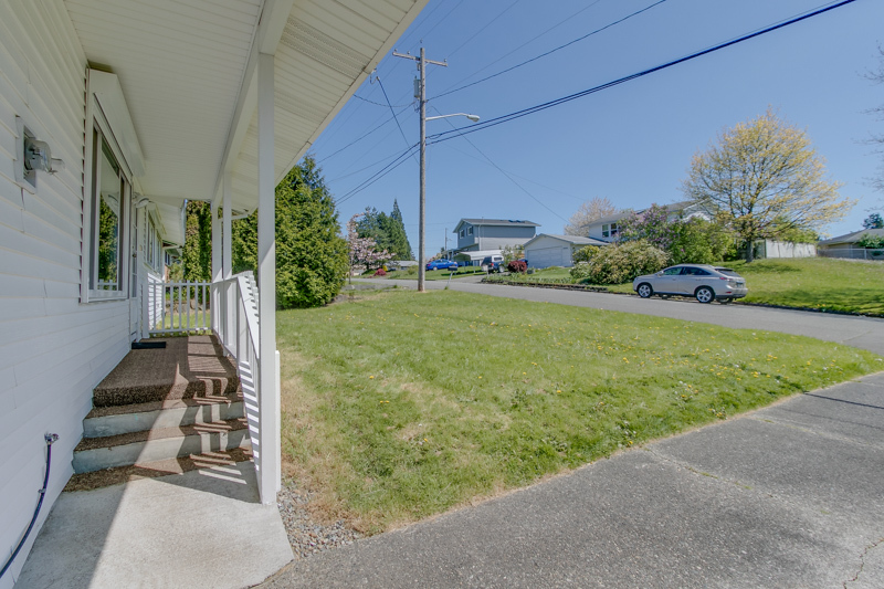 Property Photo: Entry 23121 107th Place SE WA 98031