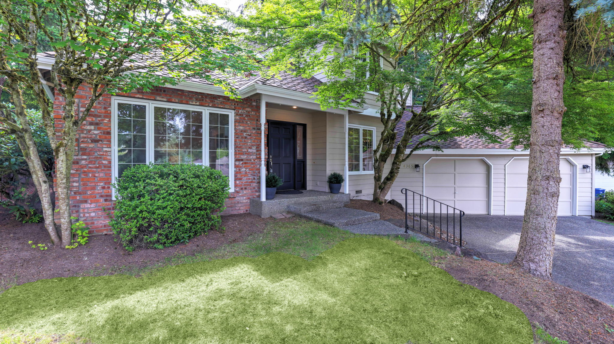 Property Photo: 4365 239th Place SE WA 98029