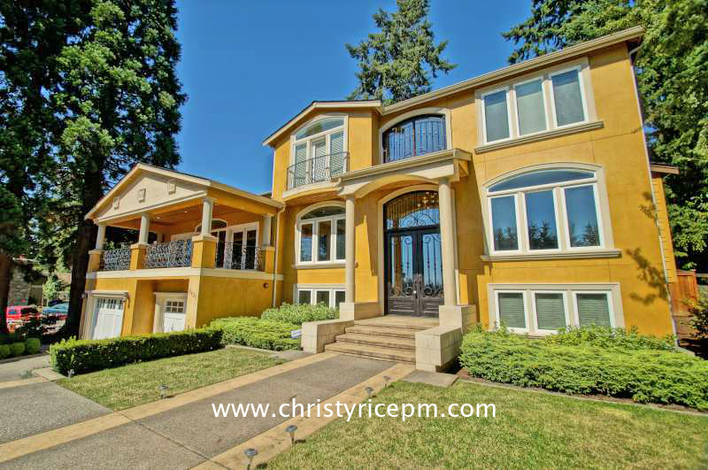 Property Photo:  9430 Lake Washington Blvd NE  WA 98004 