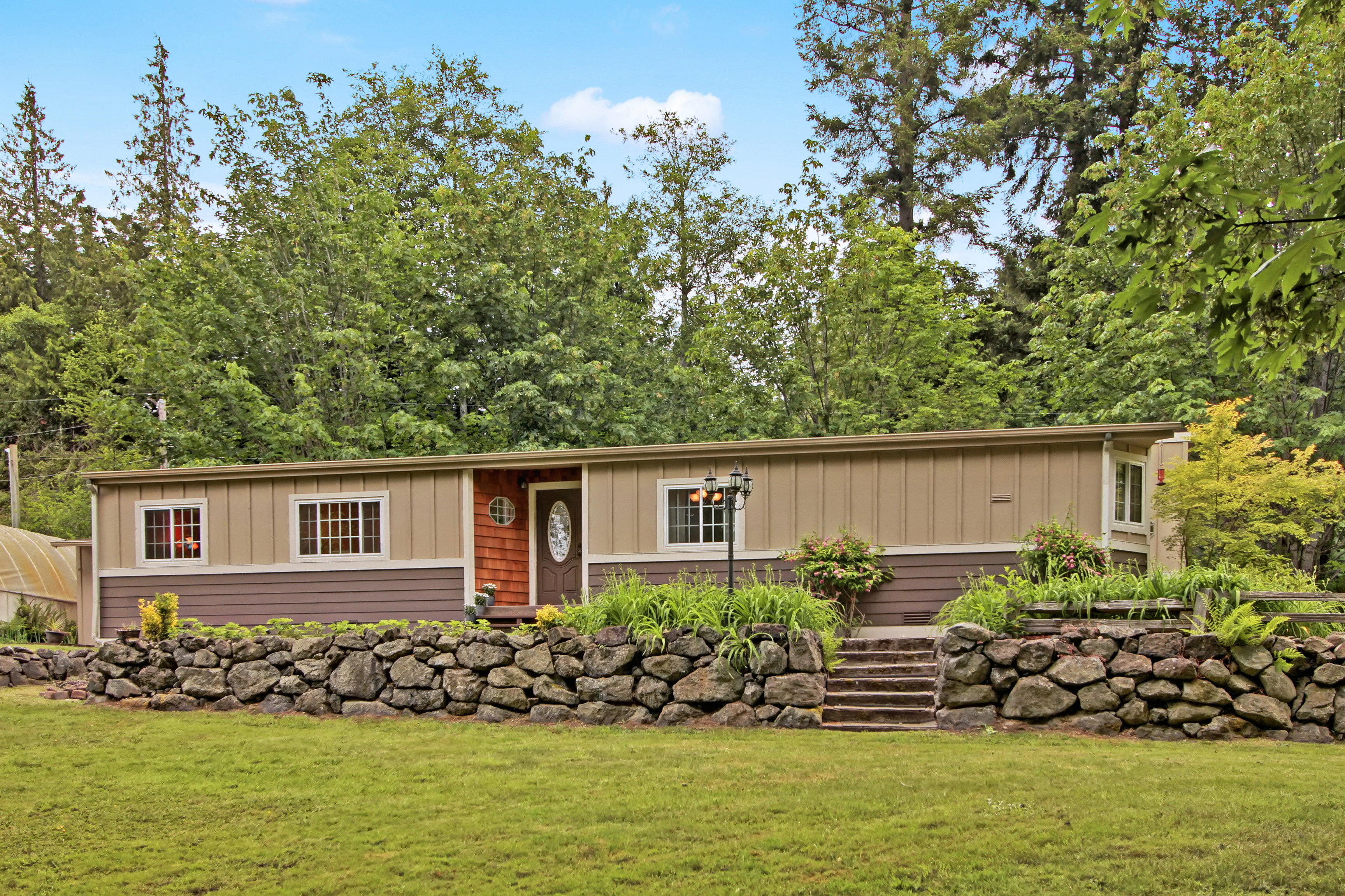 Property Photo:  3985 West Valley Rd  WA 98325 