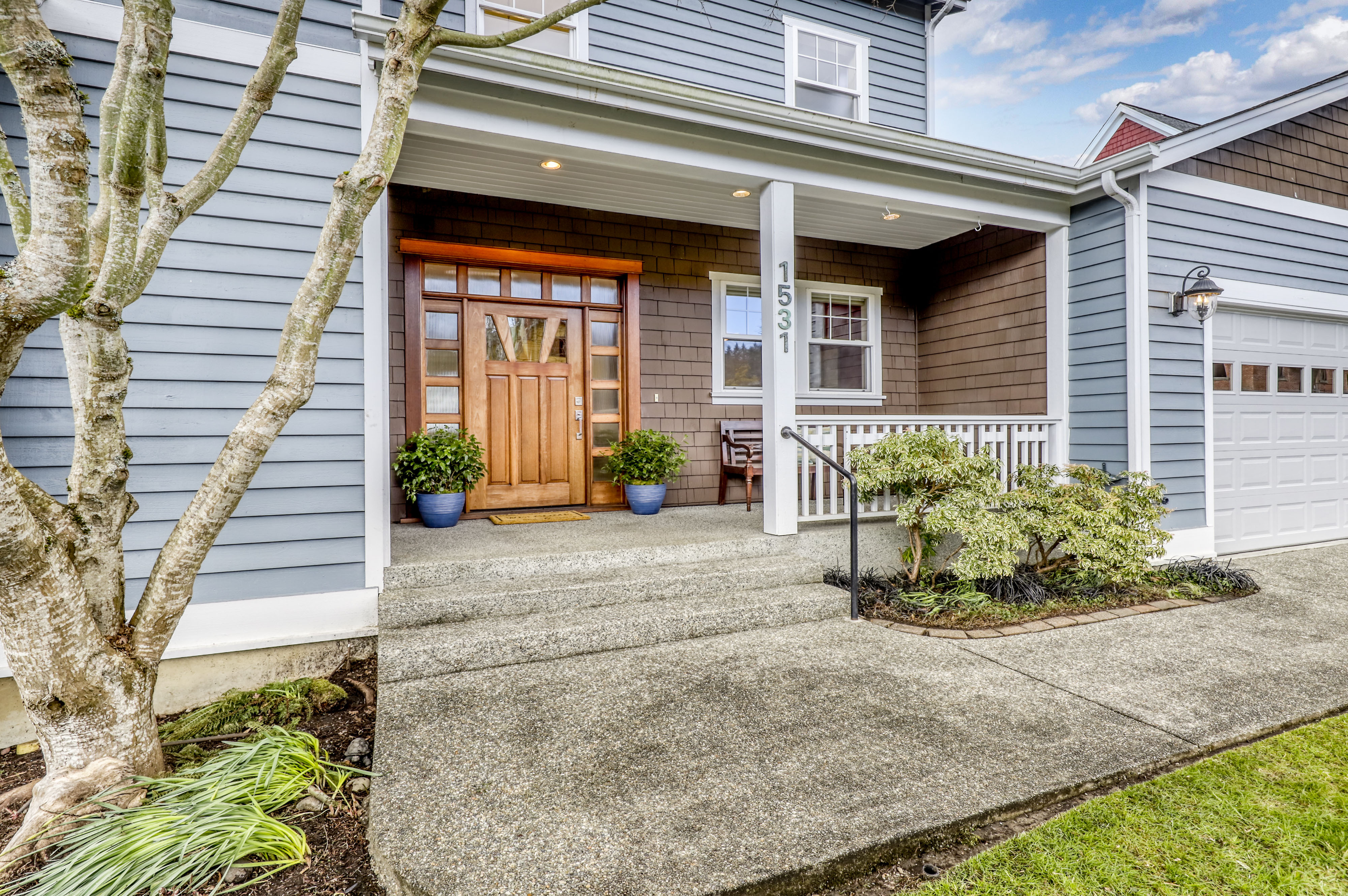 Property Photo:  1531 Fort Ward Hill Road NE  WA 98110 