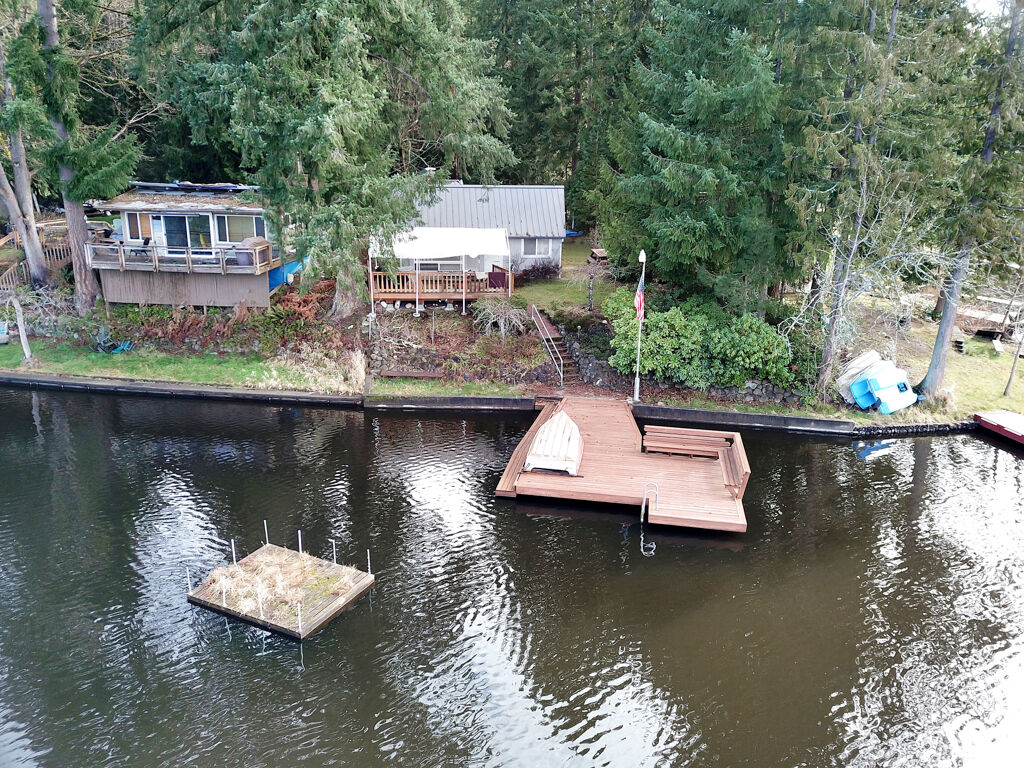Property Photo:  32308 Benbow Dr E  WA 98338 