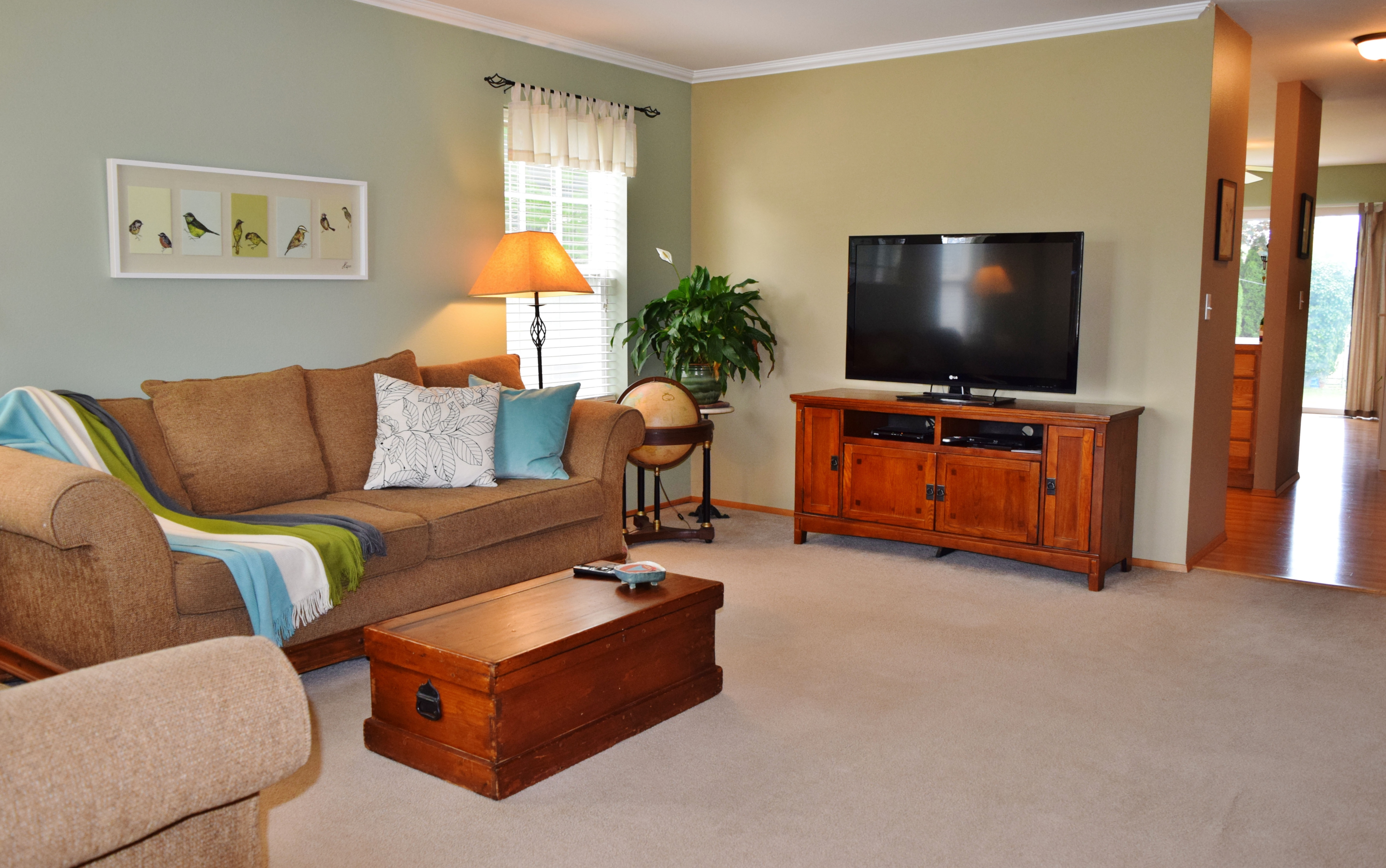Property Photo: Living room 2185 Oak St WA 98264