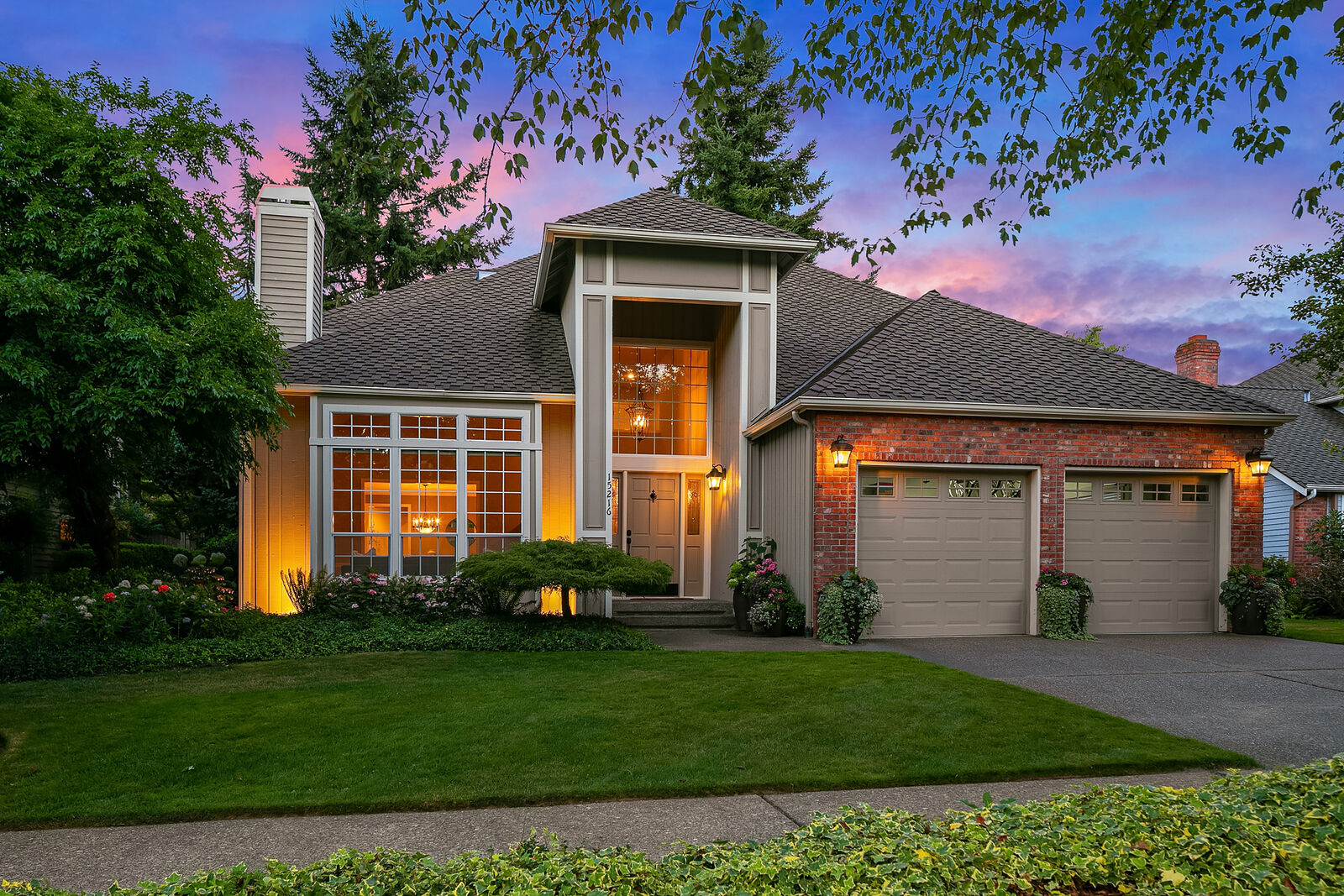 Property Photo:  15216 92nd Place NE  WA 98011 