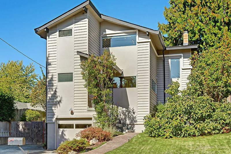 Property Photo: 3514 SW Thistle St WA 98126