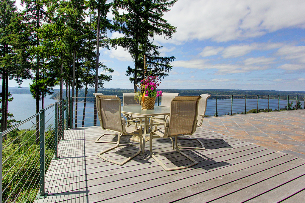 Property Photo: It's all about the view.... 20414 NE 31st St  WA 98074 