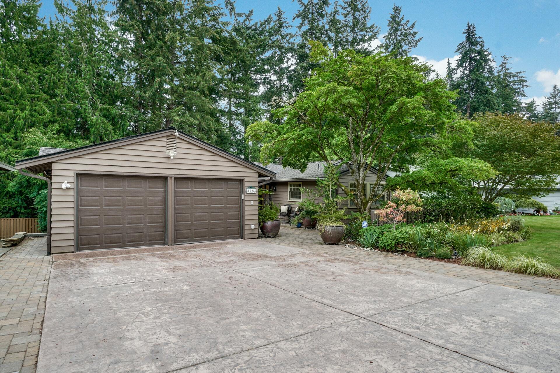Property Photo: 1028 172nd Ave NE WA 98008